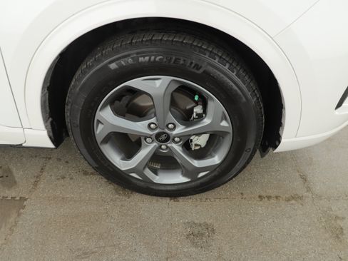 Used 2024 Ford Escape ST-Line w/ Equipment Group 301A FWD image 5