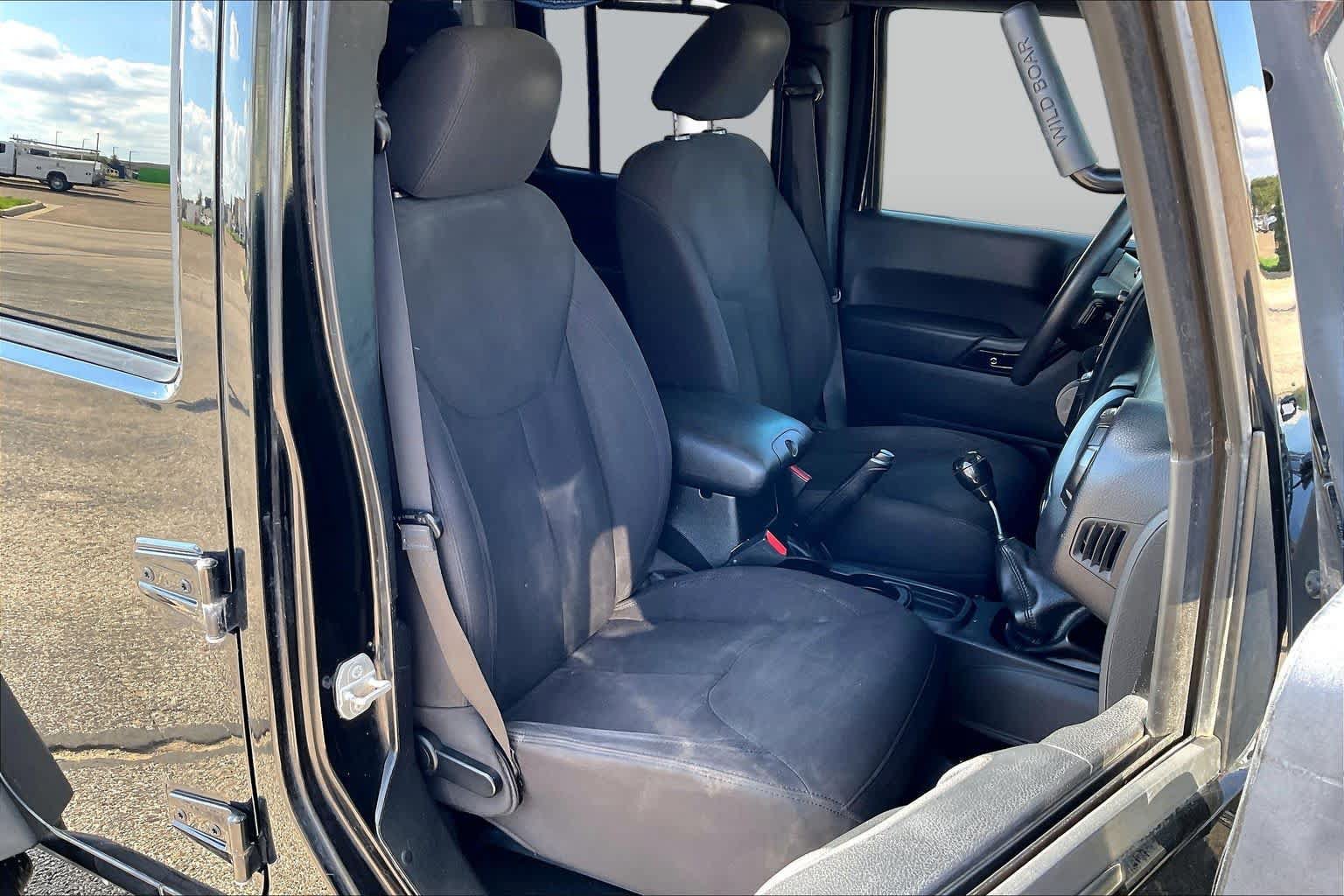 Used 2015 Jeep Wrangler Unlimited Sport AWD/4WD image 9
