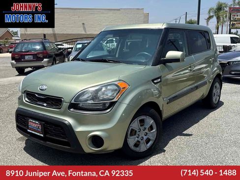 Used 2013 Kia Soul FWD image 1
