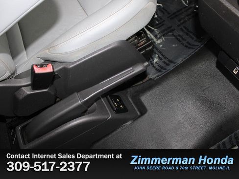 Used 2017 Ford Transit 150 XLT image 17