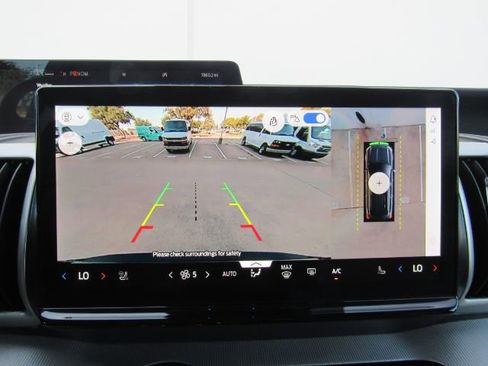 Used 2025 Ford Expedition Active image 10