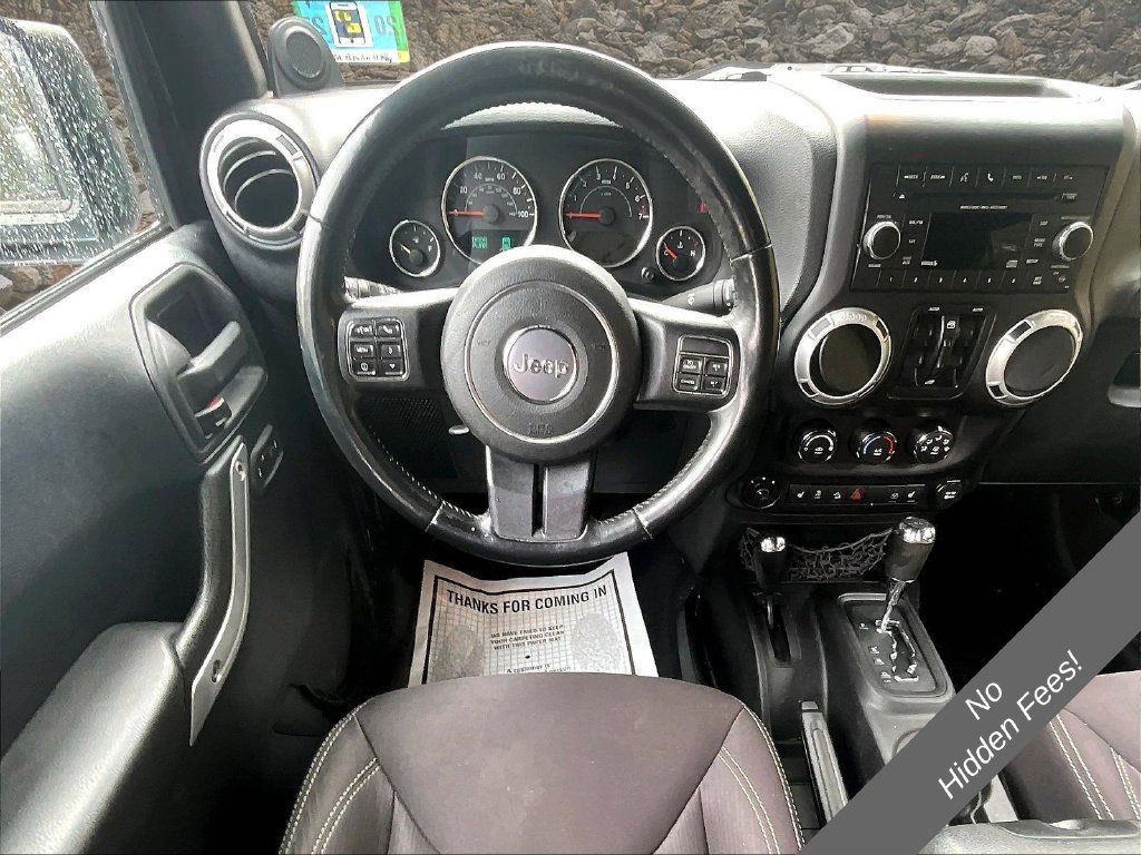 Used 2014 Jeep Wrangler Unlimited Sahara w/ Connectivity Group AWD/4WD image 3