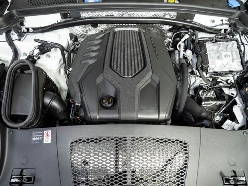 New 2026 Porsche Macan Turbo AWD/4WD image 35