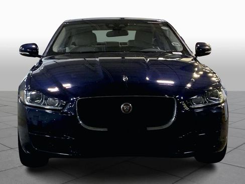 Used 2017 Jaguar XE Premium image 3