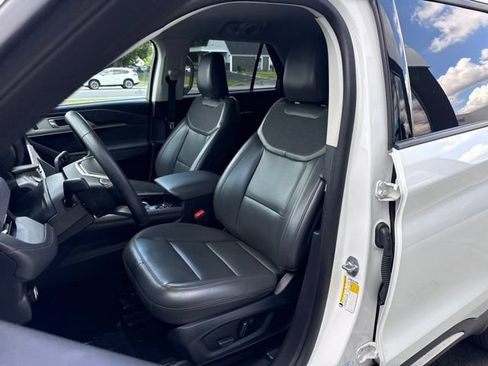 Used 2025 Ford Explorer Active w/ Active Comfort Package AWD/4WD image 16