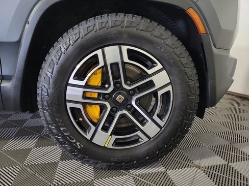 Used 2022 Rivian R1S Launch Edition AWD/4WD image 11