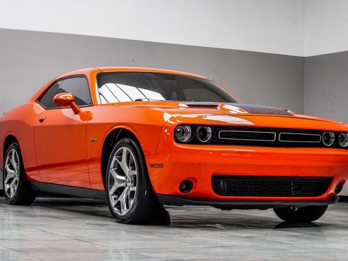 Used 2016 Dodge Challenger R/T Plus RWD image 4