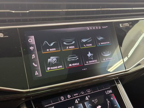 Used 2023 Audi Q8 Premium Plus image 21
