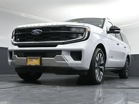 Certified 2025 Ford Expedition Max Platinum w/ Driver's Package AWD/4WD image 40