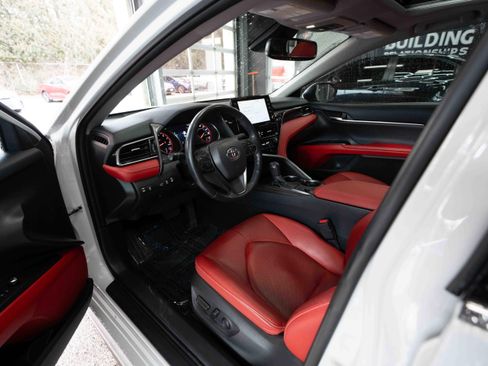 Used 2022 Toyota Camry XSE image 8