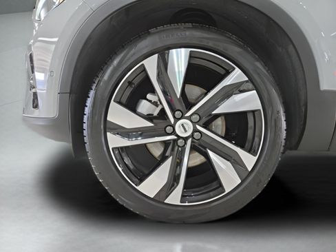 New 2025 Volvo XC40 B5 Ultra w/ Protection Package Premier AWD/4WD image 14