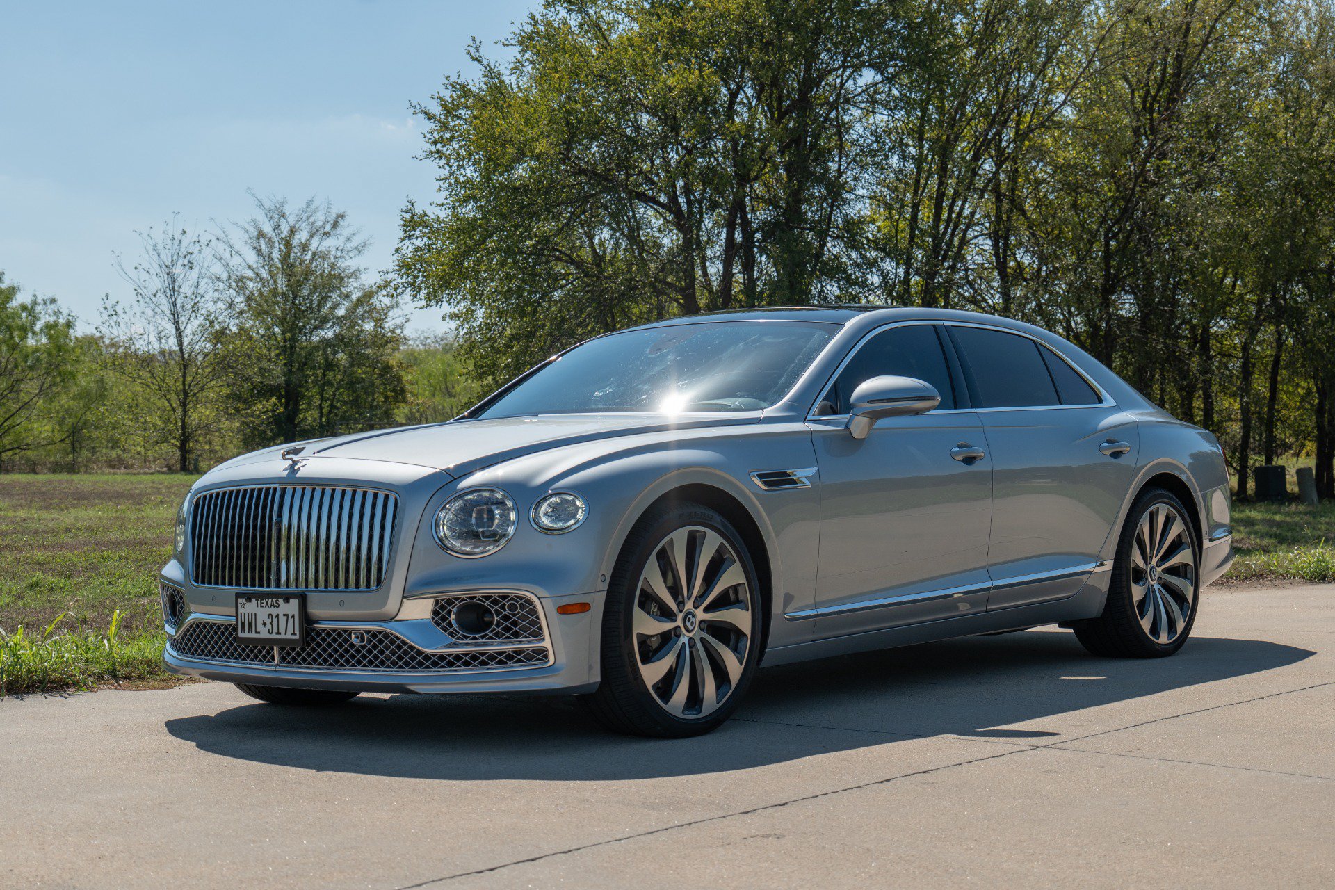 Used 2022 Bentley Flying Spur V8 AWD/4WD image 4