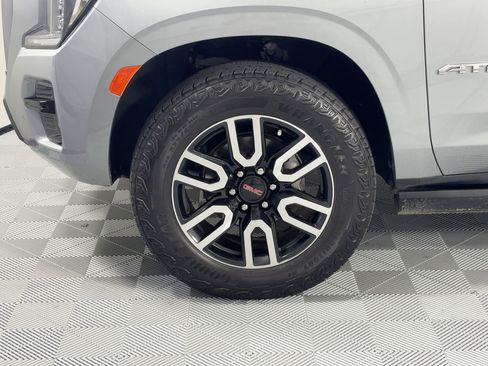 Used 2024 GMC Yukon AT4 w/ Technology Package image 12