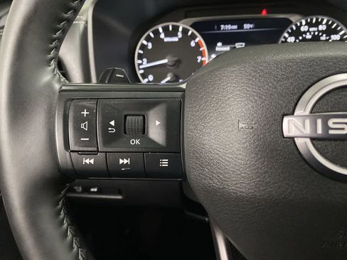 Used 2025 Nissan Rogue SV image 19