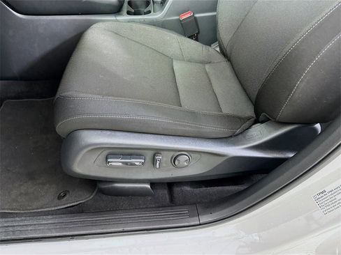 Certified 2025 Honda CR-V EX image 9