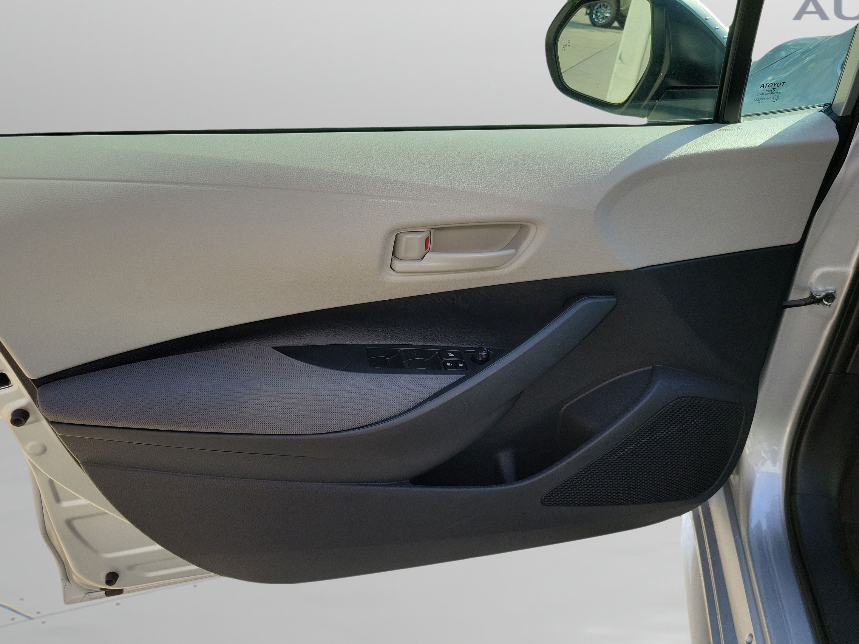 Used 2026 Toyota Corolla LE FWD image 6