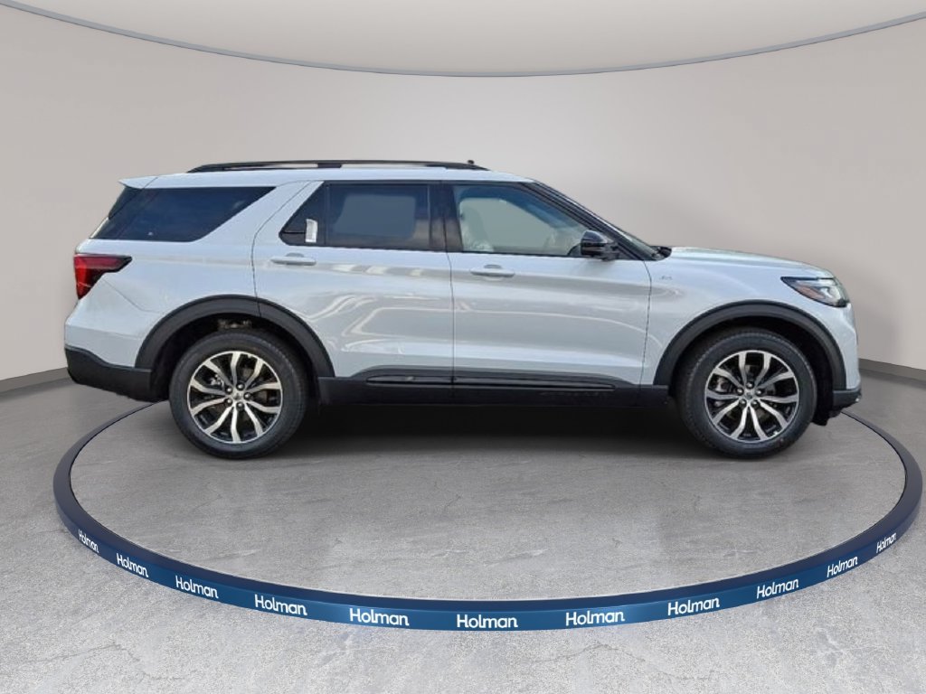 New 2026 Ford Explorer ST-Line AWD/4WD image 3