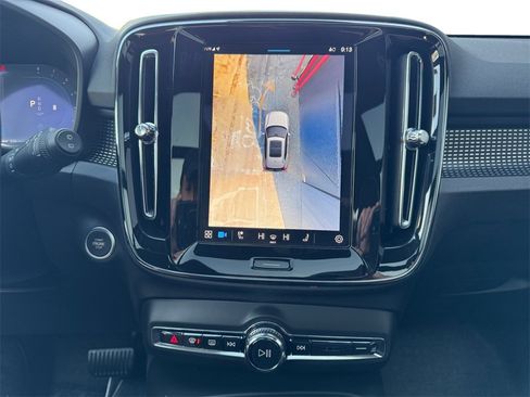 Certified 2025 Volvo XC40 B5 Plus image 19