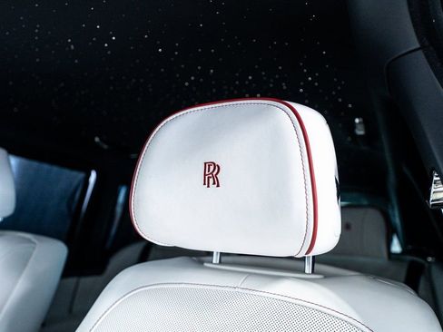 Used 2021 Rolls-Royce Cullinan Black Badge image 42