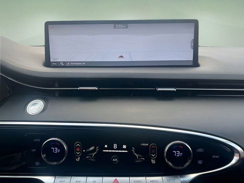 Used 2025 Genesis GV70 2.5T image 16