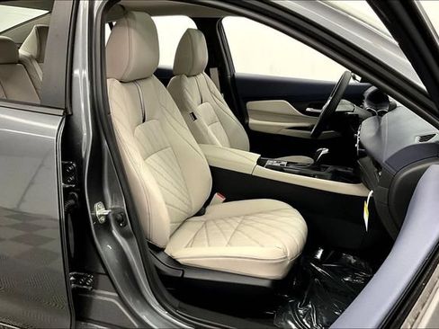 New 2026 Nissan Sentra SL w/ Floor Mat Package FWD image 38