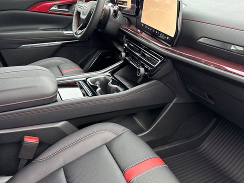 New 2026 Chevrolet Traverse RS w/ LPO, Floor Liner Package image 16