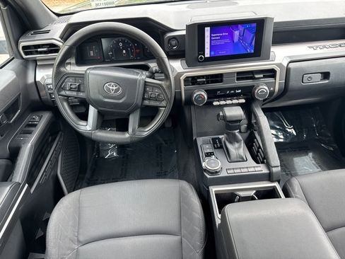 Used 2024 Toyota Tacoma SR5 AWD/4WD image 22