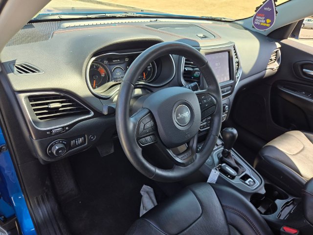 Used 2022 Jeep Cherokee Trailhawk w/ Premium Leather Package AWD/4WD image 9