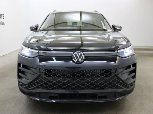 New 2026 Volkswagen Tiguan SE R-Line FWD image 7