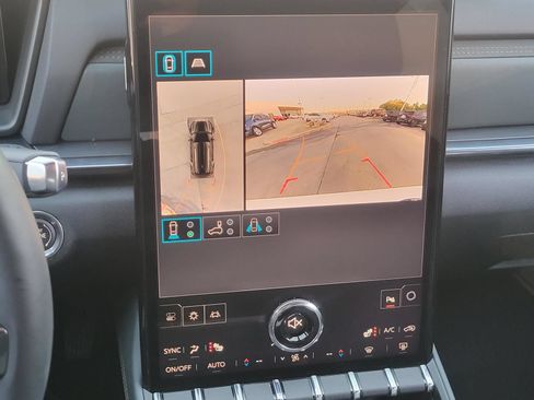 New 2026 GMC Terrain AT4 w/ Technology Package II AWD/4WD image 9