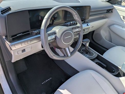 Certified 2025 Hyundai Kona SEL image 7