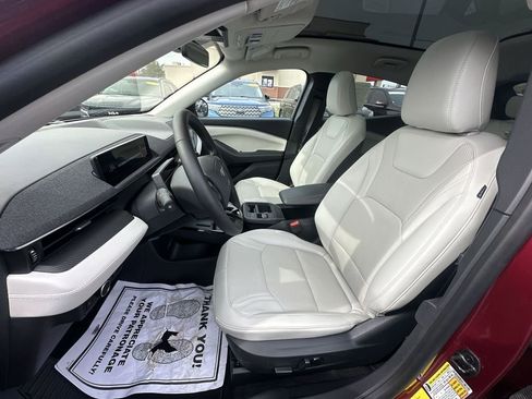 Used 2025 Ford Mustang Mach-E Premium image 11