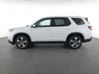 Used 2025 Honda Pilot EX-L video 4