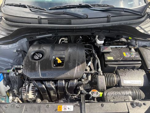 Used 2025 Kia Soul LX w/ LX Technology Package FWD image 30