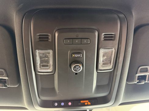 Used 2021 Chevrolet Tahoe Z71 AWD/4WD image 18
