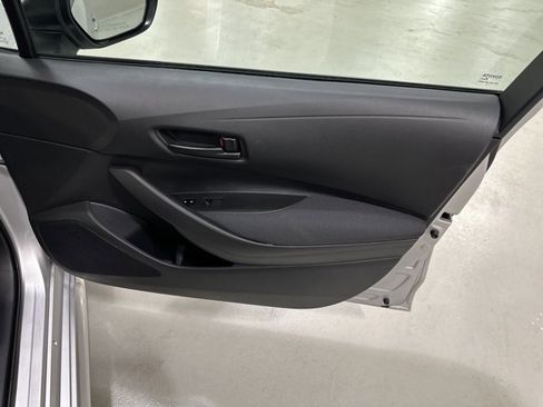 Used 2025 Toyota Corolla LE image 38