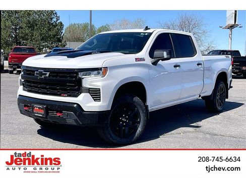Used 2024 Chevrolet Silverado 1500 LT Trail Boss w/ LT Trail Boss Premium Package AWD/4WD image 1