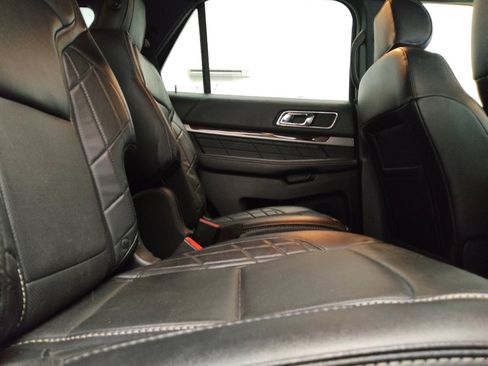Used 2017 Ford Explorer Platinum AWD/4WD image 19