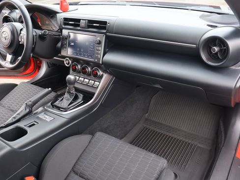 Used 2024 Toyota GR86 image 30