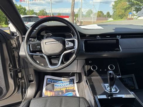 Used 2023 Land Rover Range Rover Evoque R-Dynamic SE AWD/4WD image 18