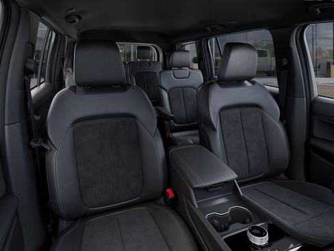 New 2025 Jeep Grand Cherokee L Laredo image 16