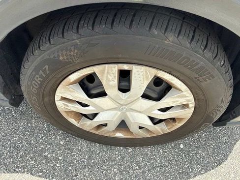 Used 2021 Toyota C-HR LE FWD image 5