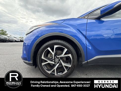 Used 2020 Toyota C-HR XLE FWD image 11