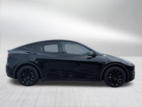 Used 2024 Tesla Model Y Long Range AWD/4WD image 8