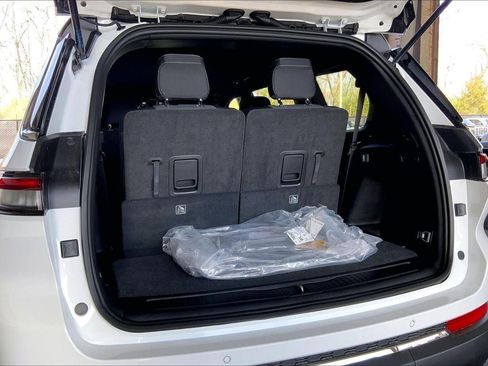 New 2026 Jeep Grand Cherokee L Laredo AWD/4WD image 5