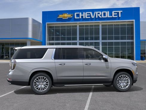 New 2026 Chevrolet Suburban Premier AWD/4WD image 5