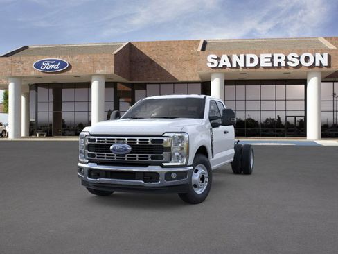 New 2025 Ford F350 XL w/ XL Chrome Package image 3