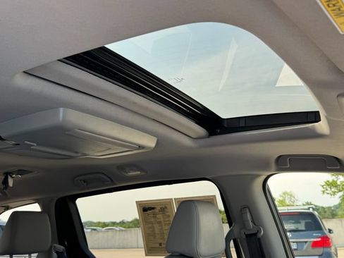 Used 2023 Honda Odyssey Touring image 9
