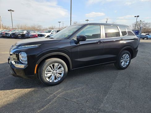 New 2026 Mitsubishi Outlander ES image 5