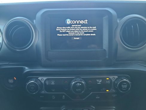 Used 2021 Jeep Wrangler Unlimited Sport image 14